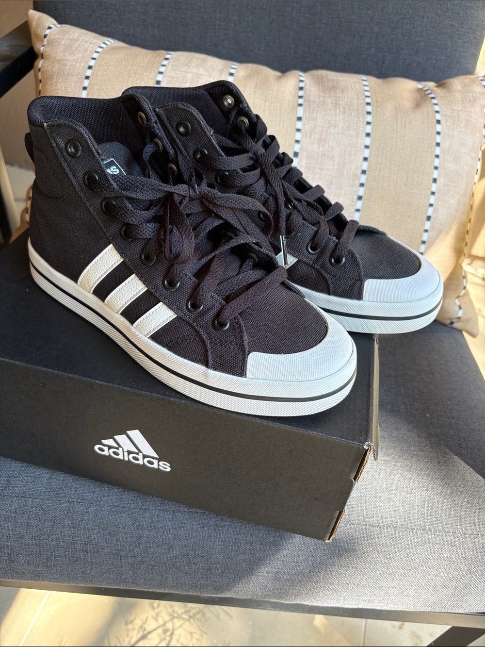 Adidas shoes excellent condition